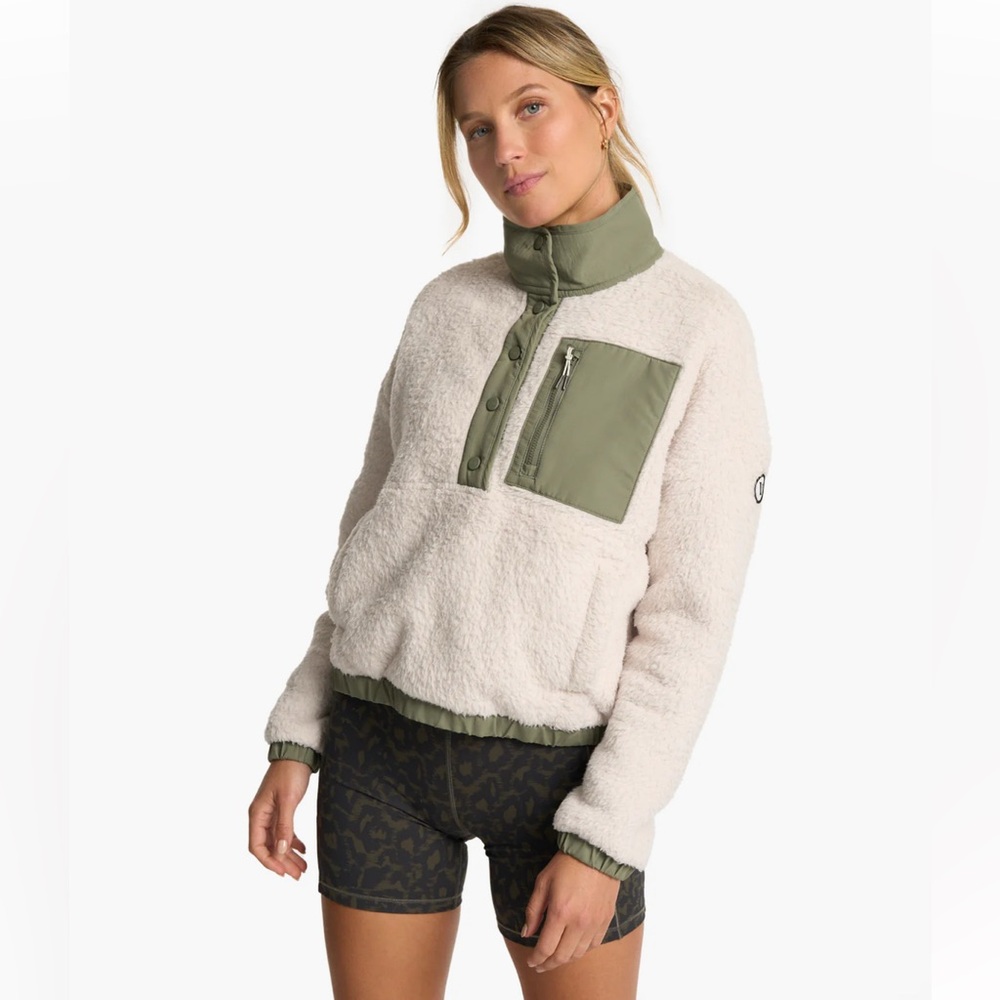 Vuori Cozy Sherpa Popover in Dune Sz L